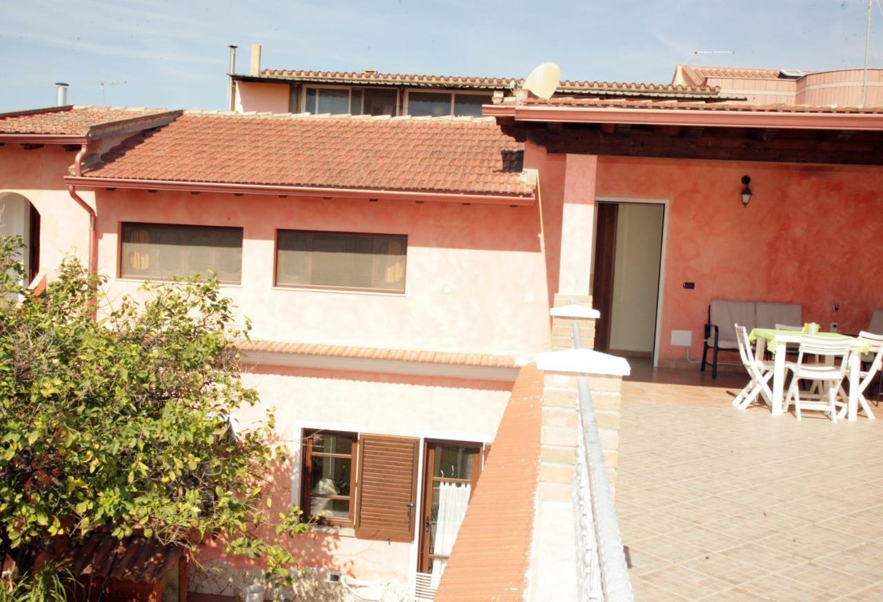 L'Isola Felice Apartment Monserrato Luaran gambar