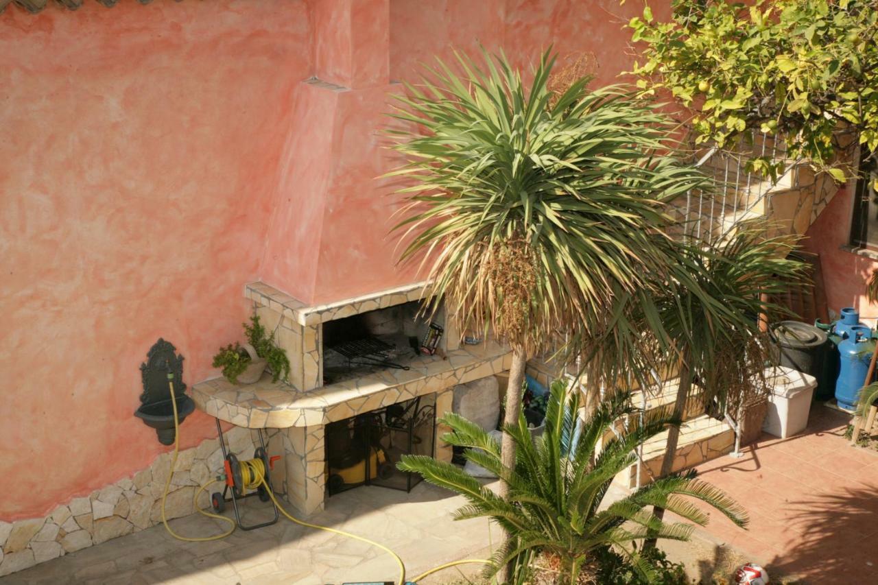 L'Isola Felice Apartment Monserrato Luaran gambar