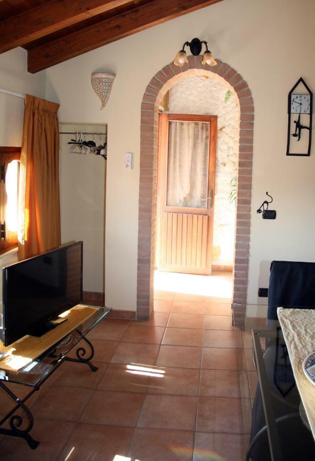 L'Isola Felice Apartment Monserrato Luaran gambar