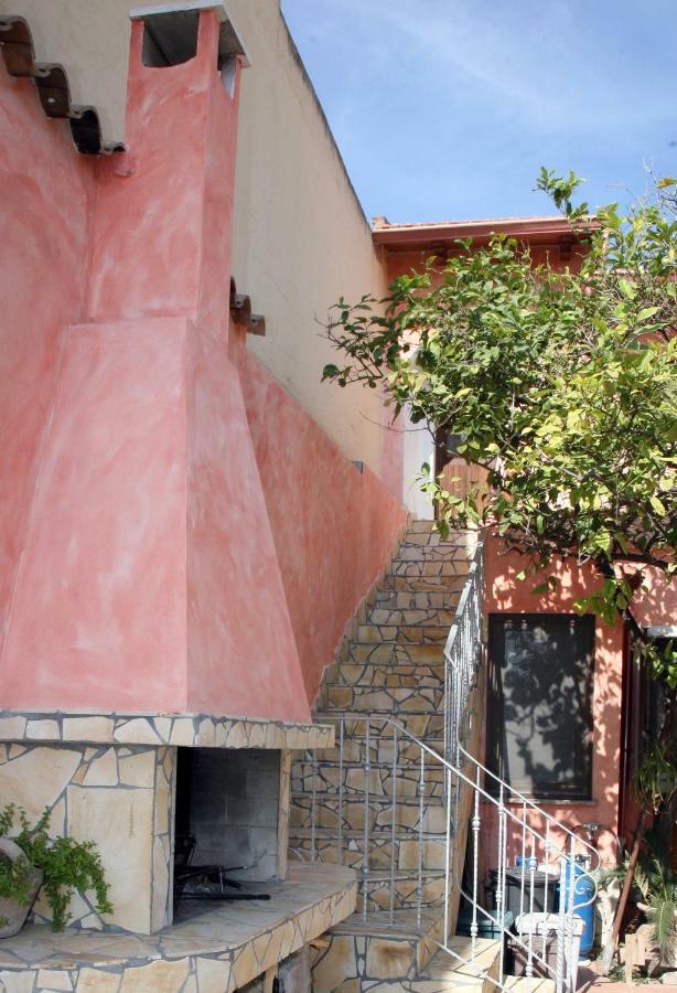 L'Isola Felice Apartment Monserrato Luaran gambar